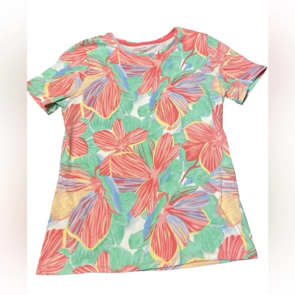 🌴 TALBOTS floral print tee 🌴
BIN #8